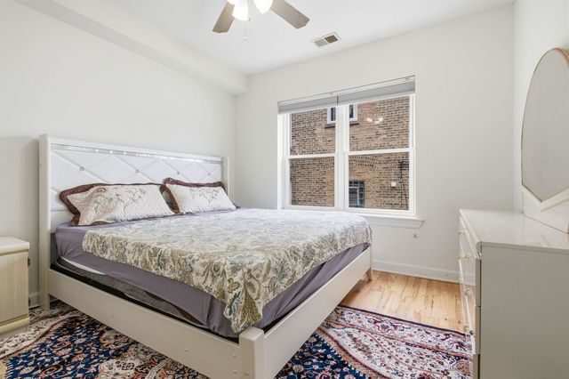 2556 W Rosemont Avenue 1, Chicago, IL 60659