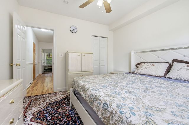 2556 W Rosemont Avenue 1, Chicago, IL 60659