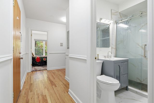 2556 W Rosemont Avenue 1, Chicago, IL 60659