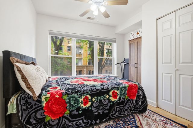 2556 W Rosemont Avenue 1, Chicago, IL 60659