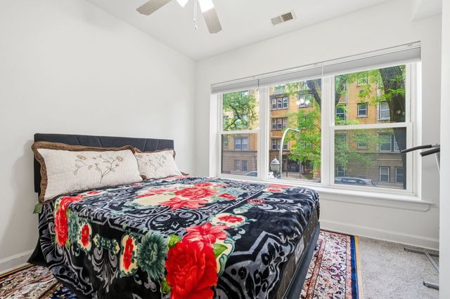 2556 W Rosemont Avenue 1, Chicago, IL 60659