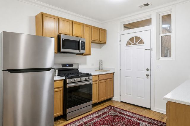 2556 W Rosemont Avenue 1, Chicago, IL 60659