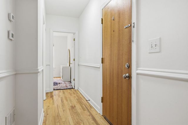 2556 W Rosemont Avenue 1, Chicago, IL 60659