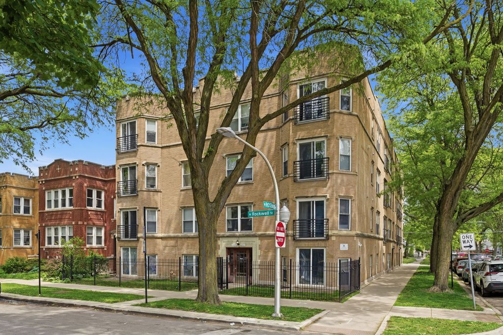 2556 W Rosemont Avenue 1, Chicago, IL 60659