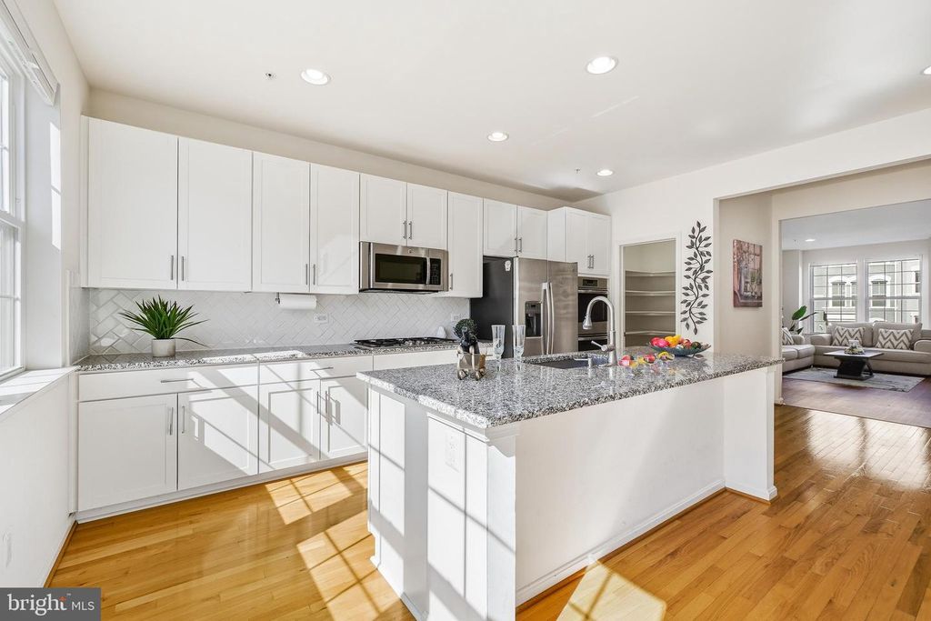 Image 14 of property listing at 634 BLANDWOOD RD, Frederick, MD 21701