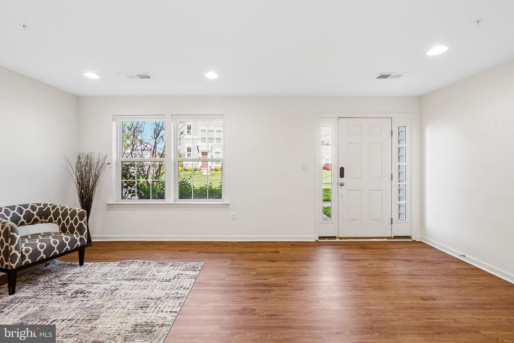 Image 6 of property listing at 634 BLANDWOOD RD, Frederick, MD 21701