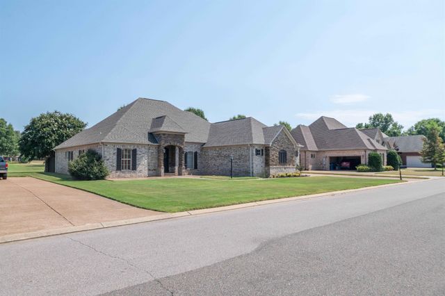 230 TORREY PINES CV, Covington, TN 38019