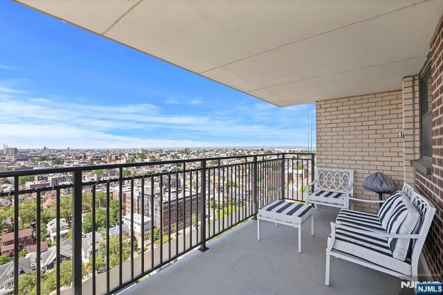 7855 Boulevard East 19J, North Bergen, NJ 07047