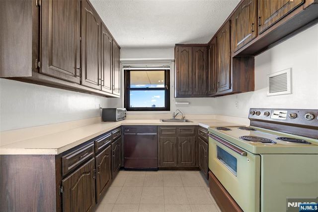 7855 Boulevard East 19J, North Bergen, NJ 07047