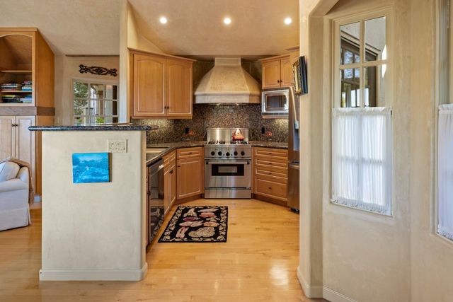 Santa Fe 3 SE of 4th, Carmel, CA 93921