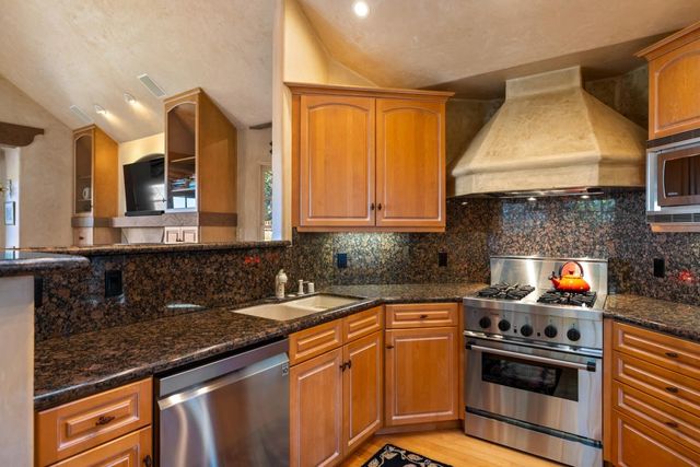 Santa Fe 3 SE of 4th, Carmel, CA 93921