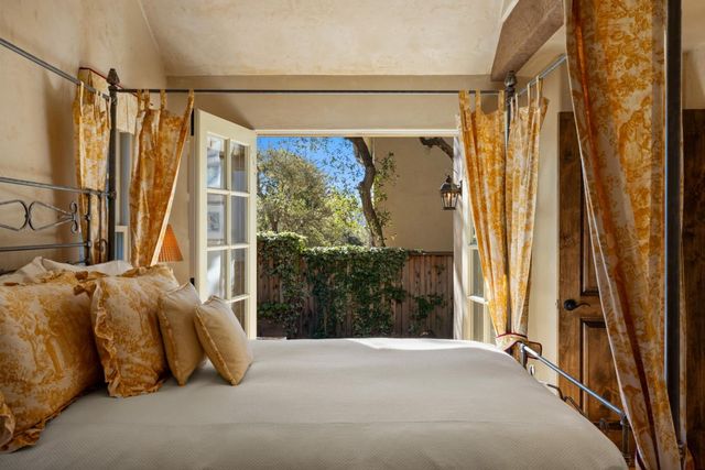 Santa Fe 3 SE of 4th, Carmel, CA 93921