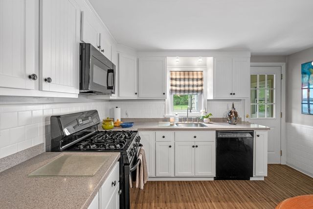 24 Muriel Rd, Swampscott, MA 01907