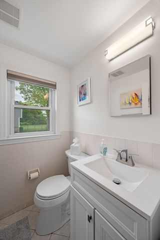 24 Muriel Rd, Swampscott, MA 01907