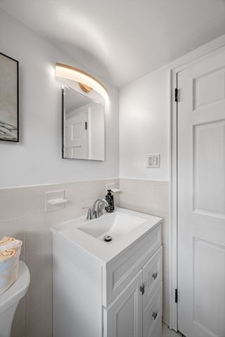 24 Muriel Rd, Swampscott, MA 01907