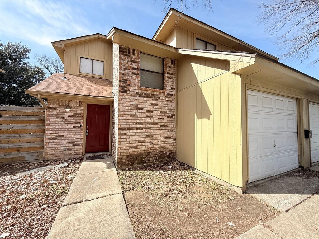 2641 Santa Barbara Drive, Grand Prairie, TX 75052