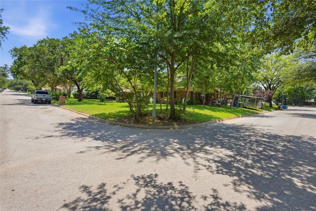 2941 Harvest Hill Drive, Grapevine, TX 76051