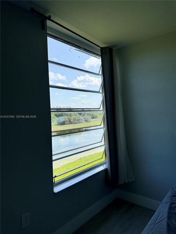 870 NW 87th Ave 401, Miami, FL 33172