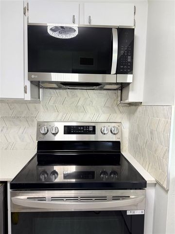 870 NW 87th Ave 401, Miami, FL 33172