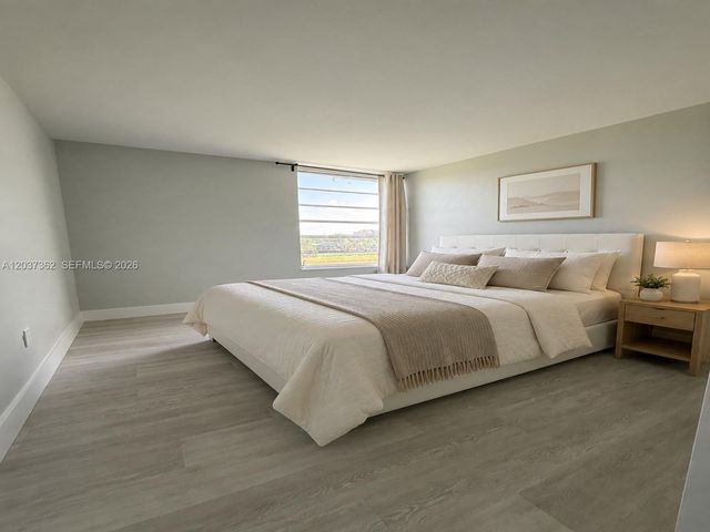 870 NW 87th Ave 401, Miami, FL 33172