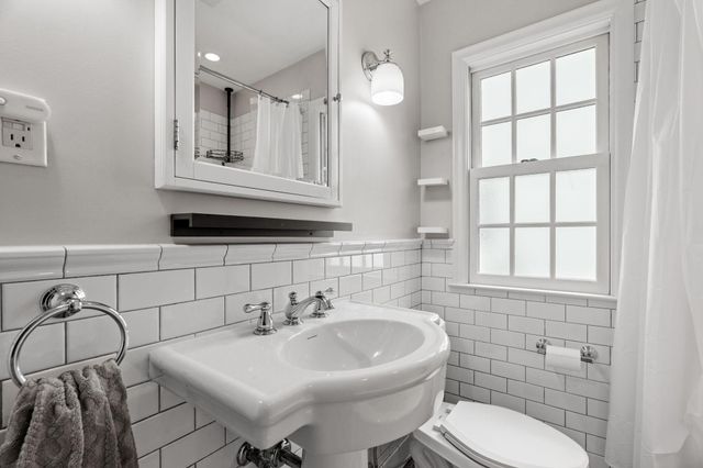 5541 Vincent Avenue S, Minneapolis, MN 55410