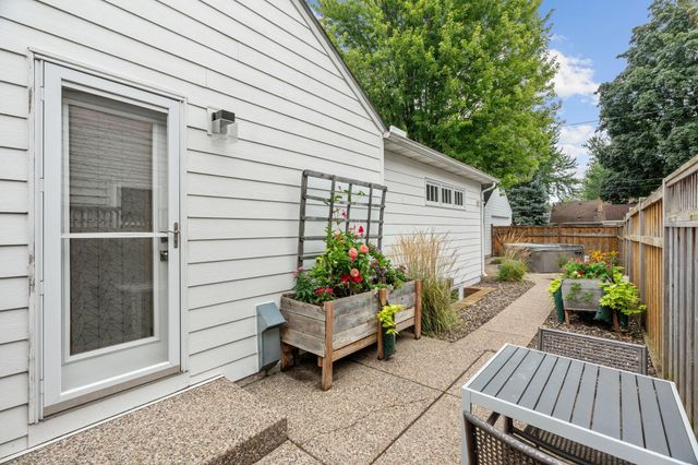 5541 Vincent Avenue S, Minneapolis, MN 55410