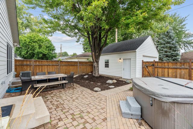 5541 Vincent Avenue S, Minneapolis, MN 55410