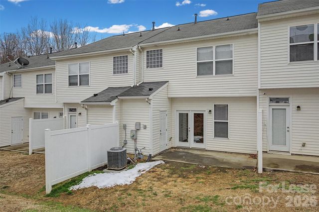 7371 Laurel Valley Road 212, Charlotte, NC 28273