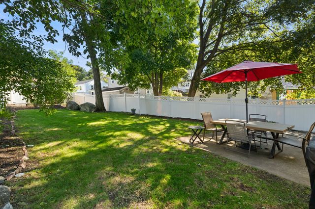 69 Hemlock St, Arlington, MA 02474