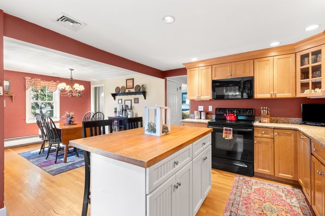 69 Hemlock St, Arlington, MA 02474