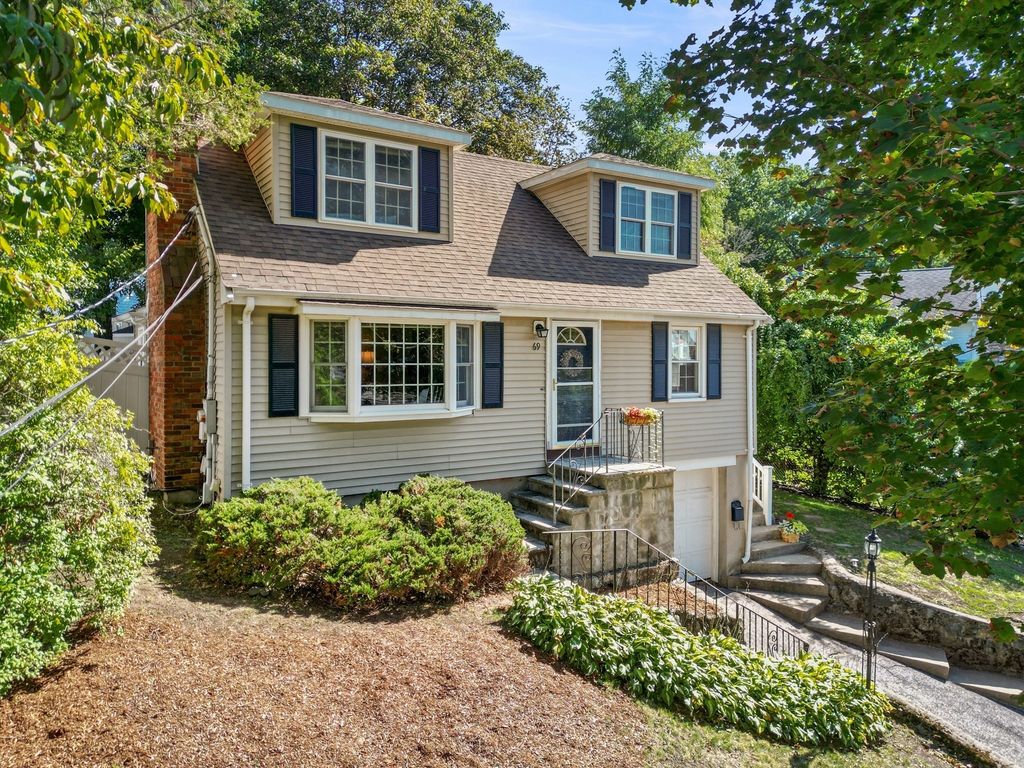 69 Hemlock St, Arlington, MA 02474