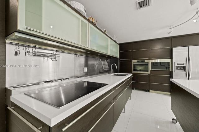 6000 Collins Avenue 517, Miami Beach, FL 33140