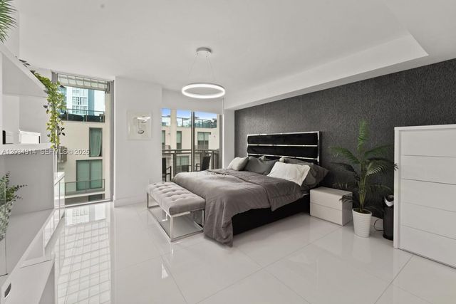 6000 Collins Avenue 517, Miami Beach, FL 33140