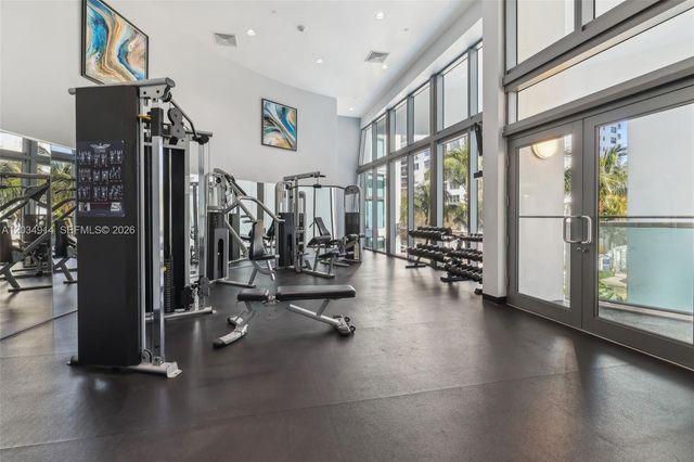 6000 Collins Avenue 517, Miami Beach, FL 33140