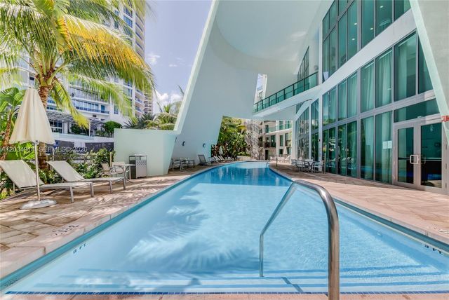 6000 Collins Avenue 517, Miami Beach, FL 33140