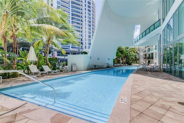 6000 Collins Avenue 517, Miami Beach, FL 33140