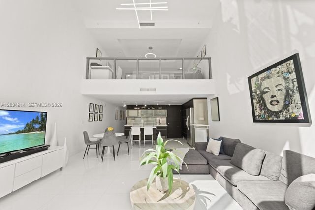 6000 Collins Avenue 517, Miami Beach, FL 33140