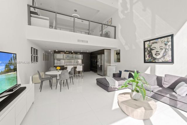 6000 Collins Avenue 517, Miami Beach, FL 33140