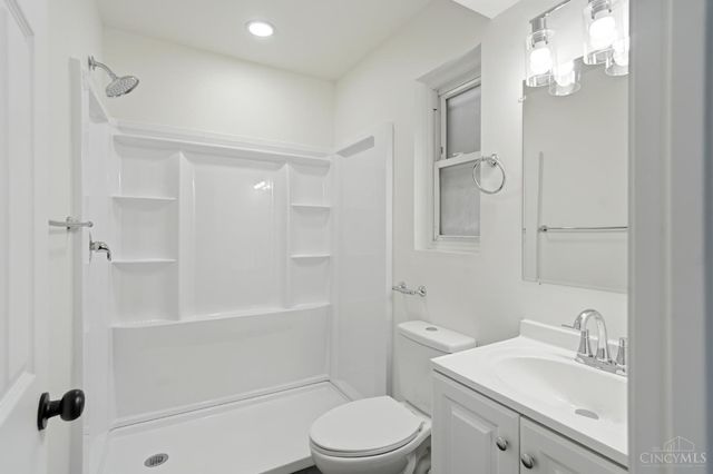 10686 Chelmsford Road, Cincinnati, OH 45240