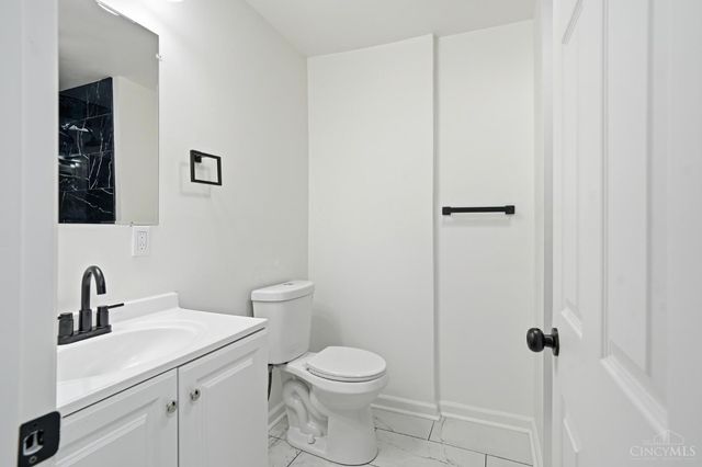 10686 Chelmsford Road, Cincinnati, OH 45240
