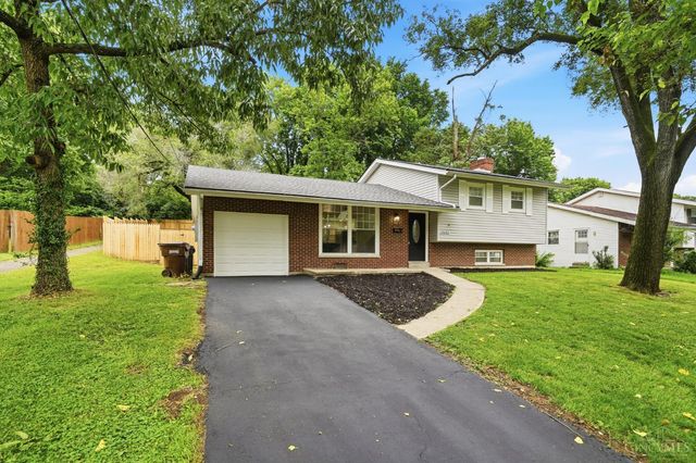 10686 Chelmsford Road, Cincinnati, OH 45240