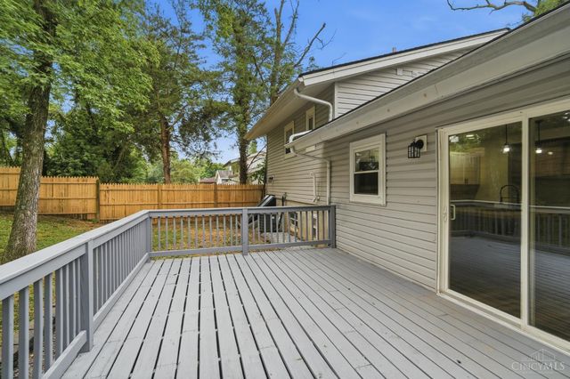 10686 Chelmsford Road, Cincinnati, OH 45240