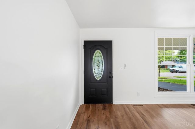 10686 Chelmsford Road, Cincinnati, OH 45240