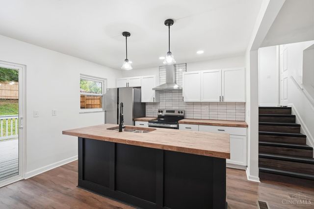 10686 Chelmsford Road, Cincinnati, OH 45240