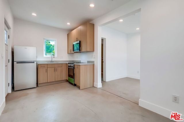 1151 S Highland Avenue, Los Angeles, CA 90019