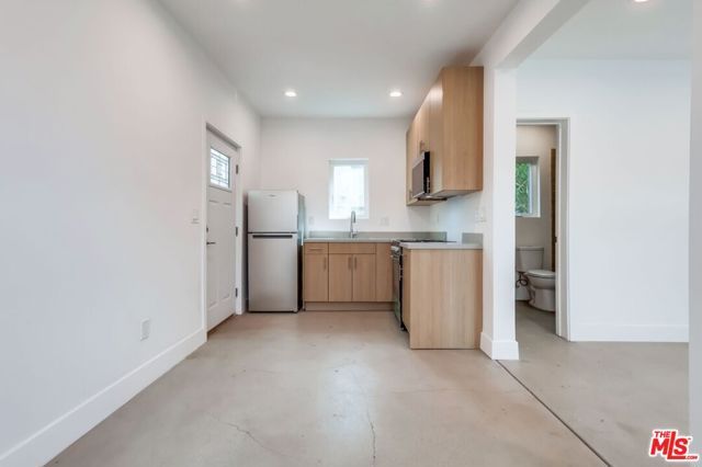 1151 S Highland Avenue, Los Angeles, CA 90019