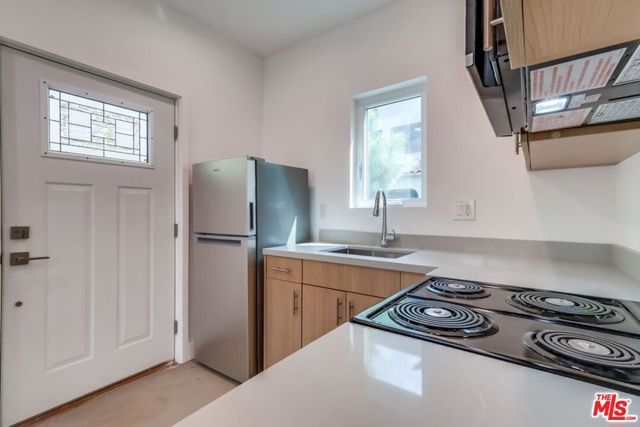 1151 S Highland Avenue, Los Angeles, CA 90019