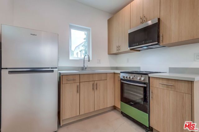 1151 S Highland Avenue, Los Angeles, CA 90019
