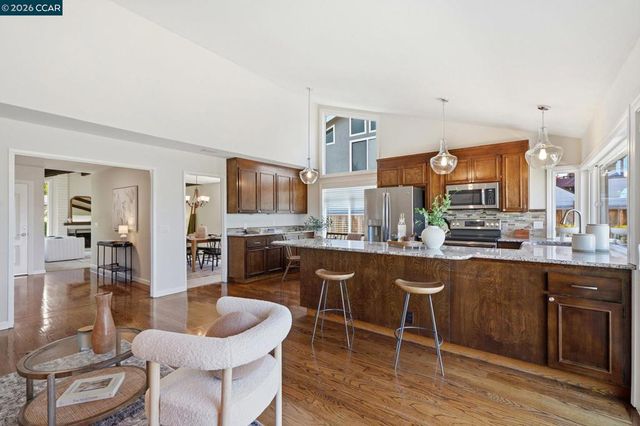 723 Navaronne Way, Concord, CA 94518
