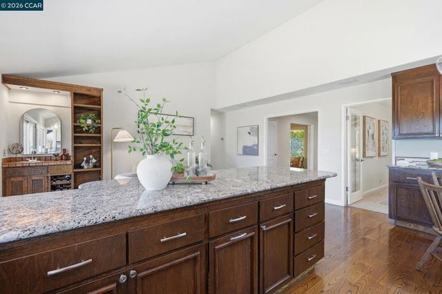 723 Navaronne Way, Concord, CA 94518